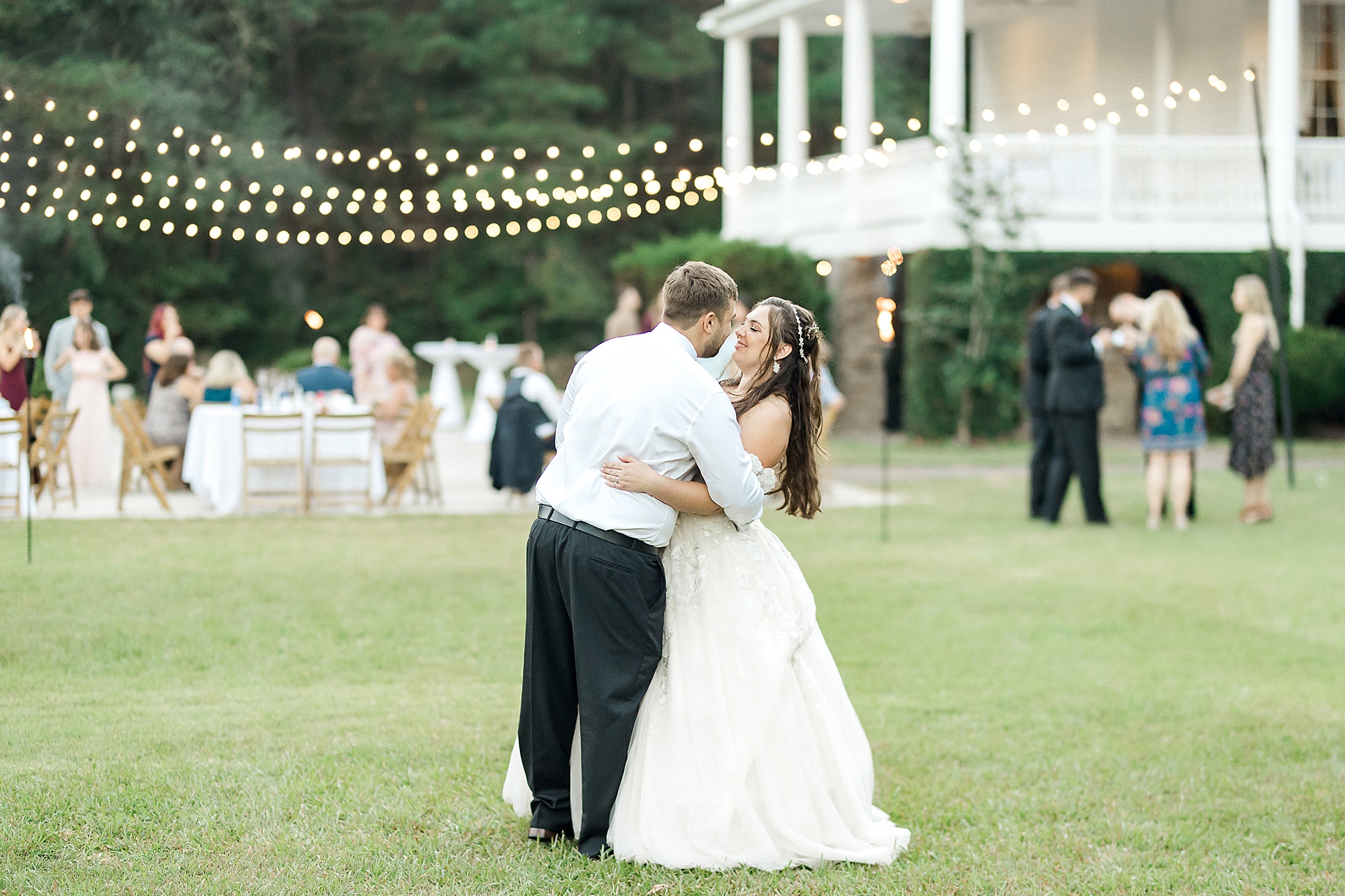 Charleston Wedding photographer captures newlyweds stealing a moment together