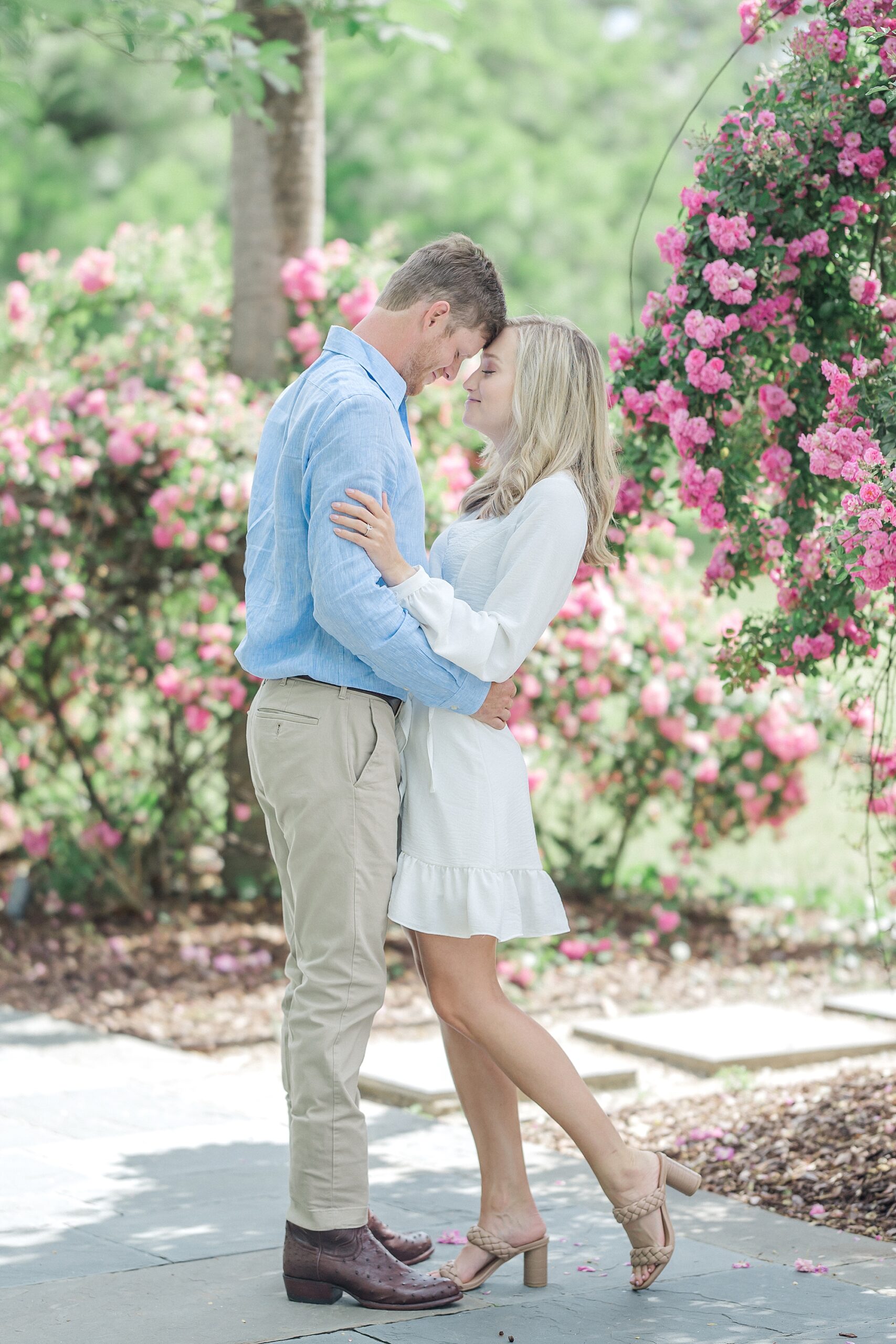 candid engagement portaits in downtown Charleston