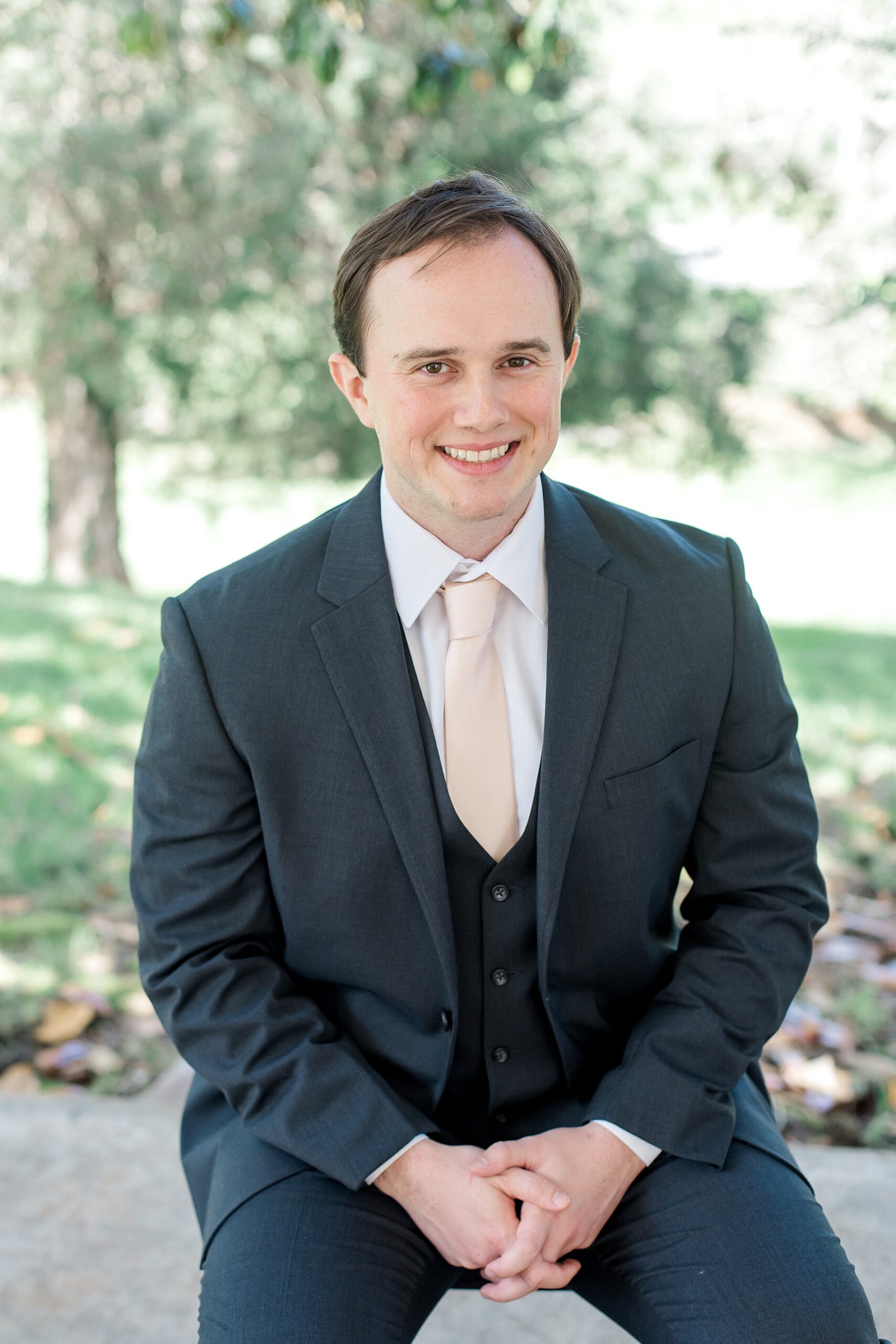 groom before first look