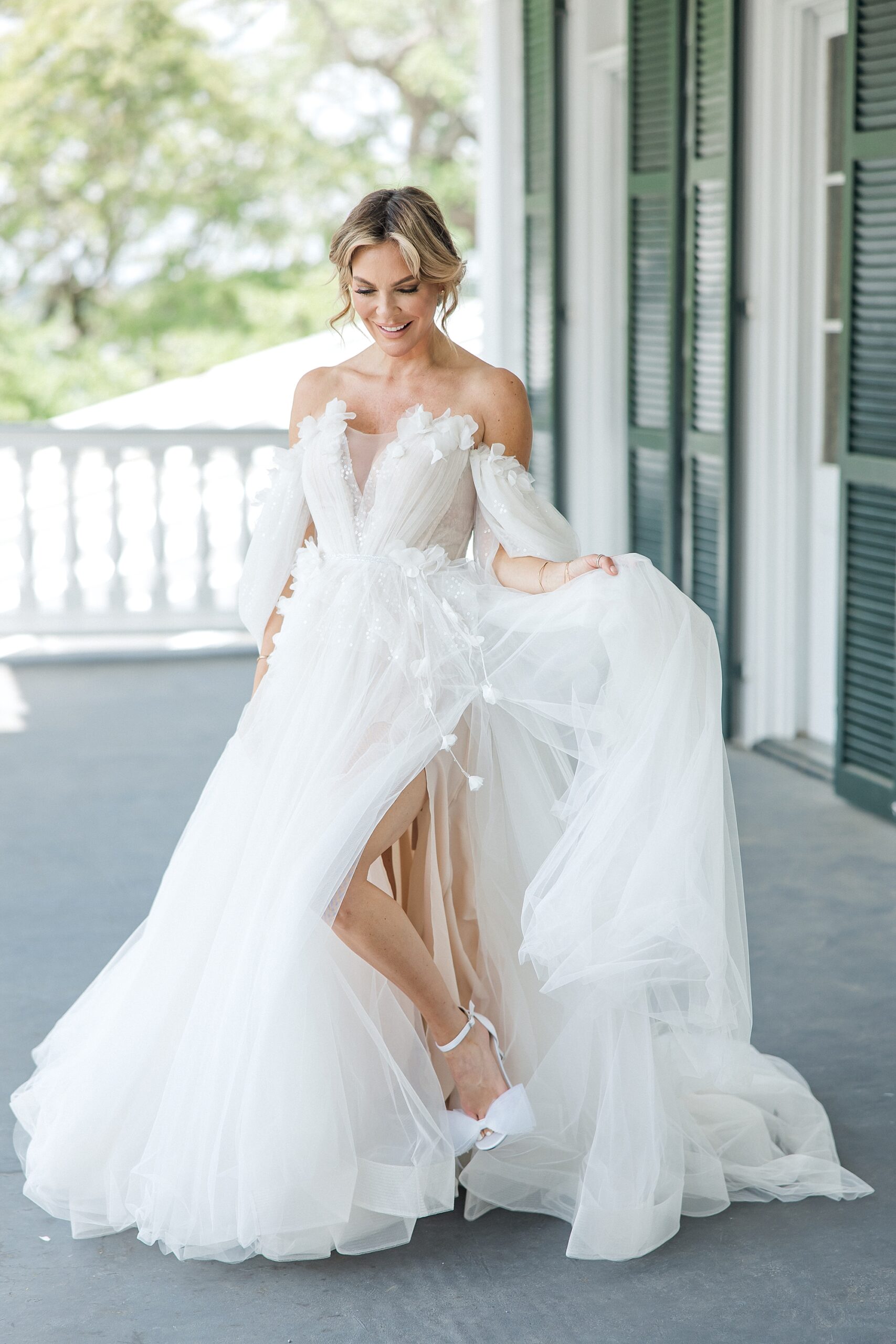 bridal portaits in elegant wedding dress