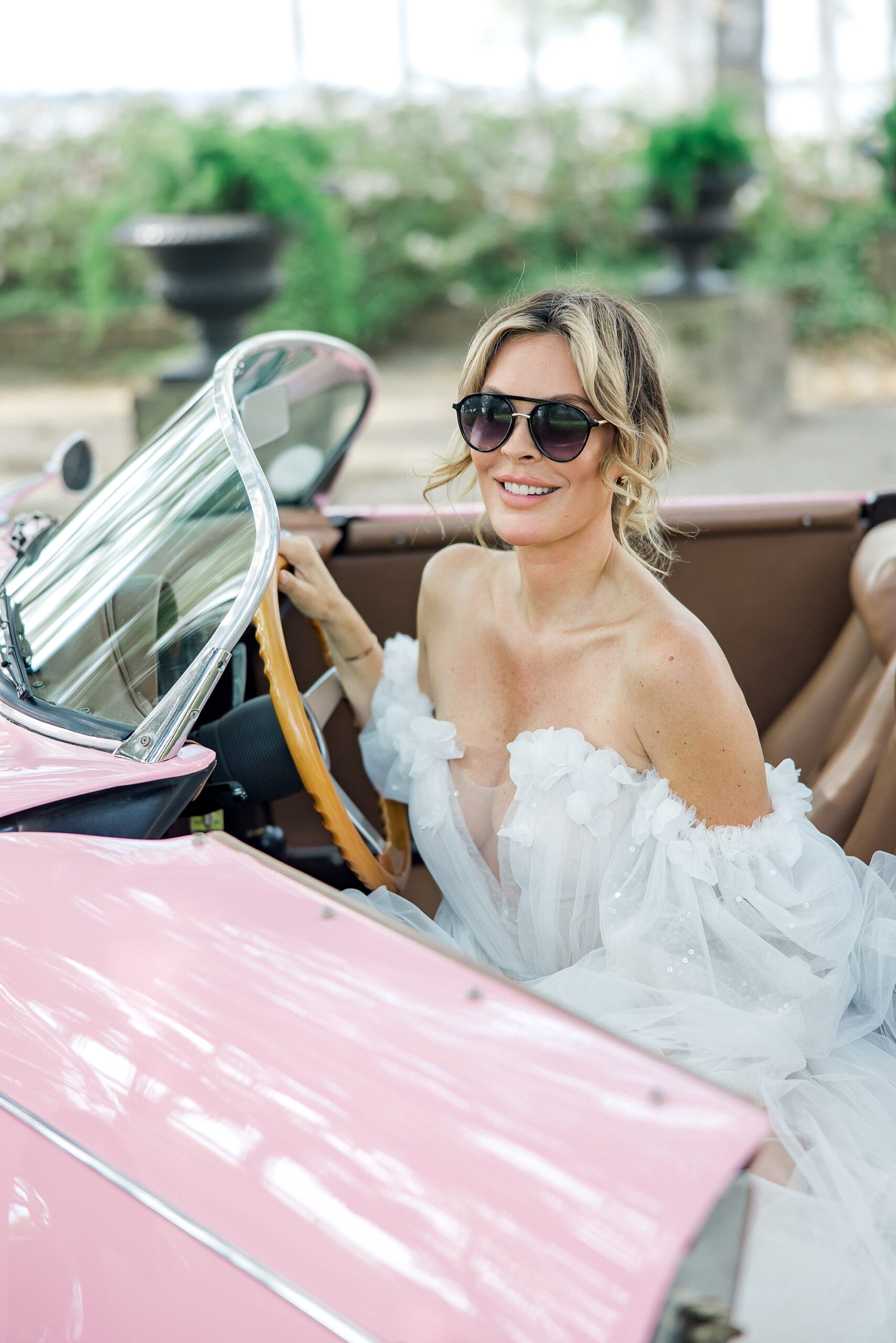 bridal portraits in vintage Pink Porsche