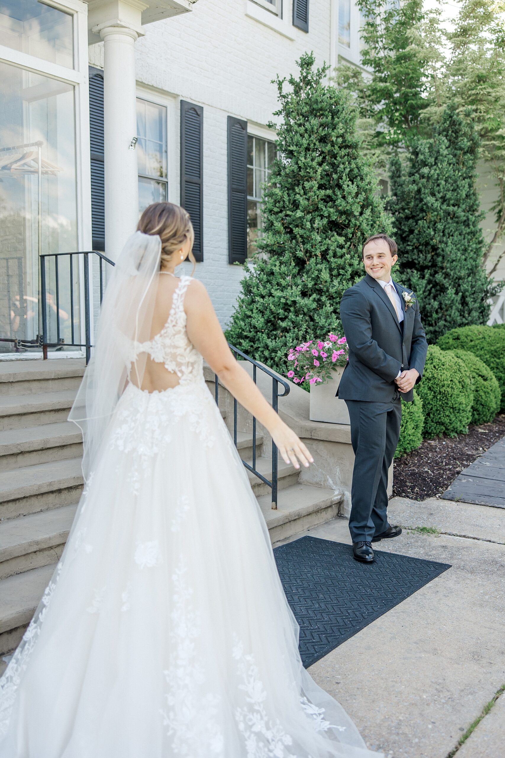 groom's reaction to first look