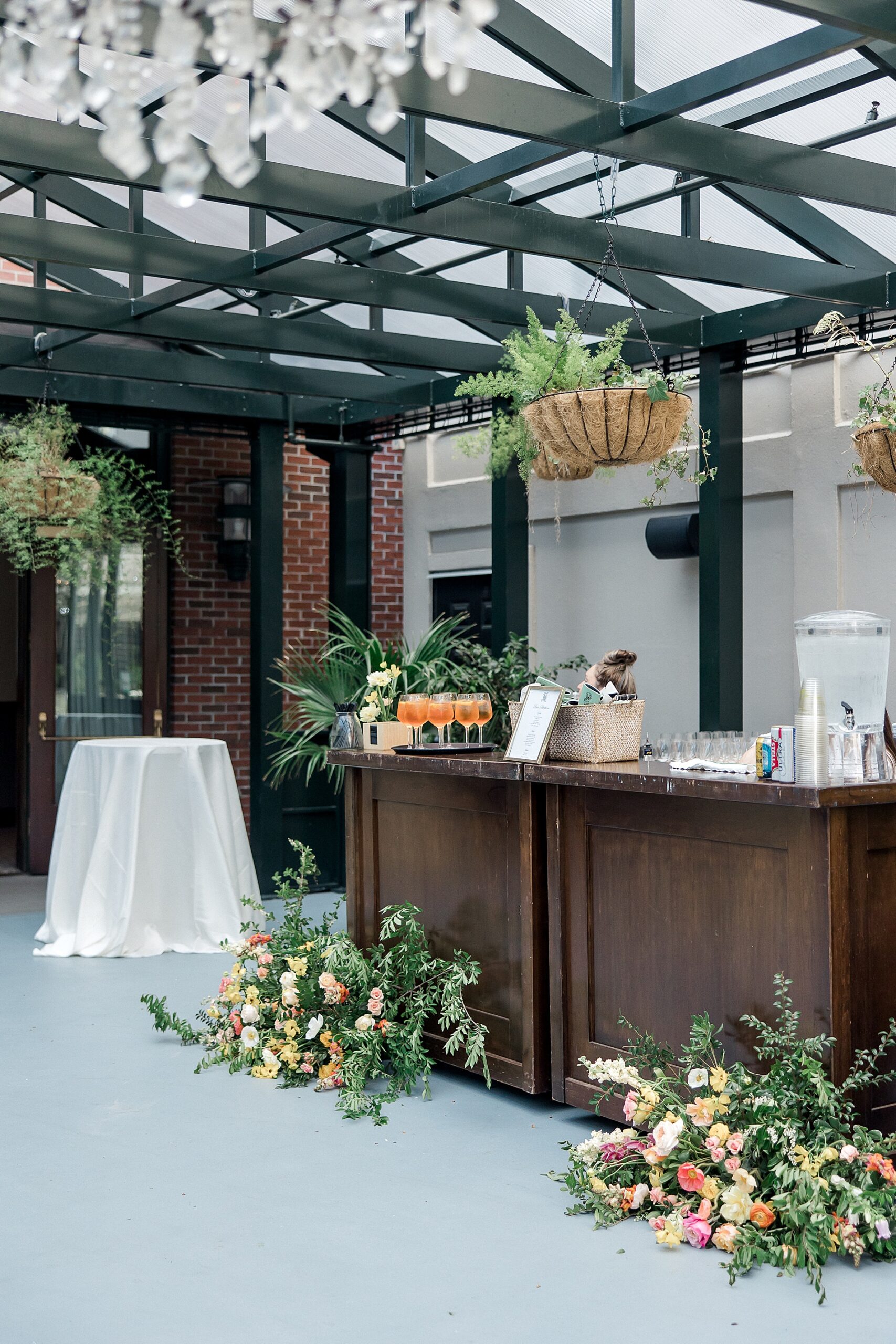 spring wedding at Hotel Emeline