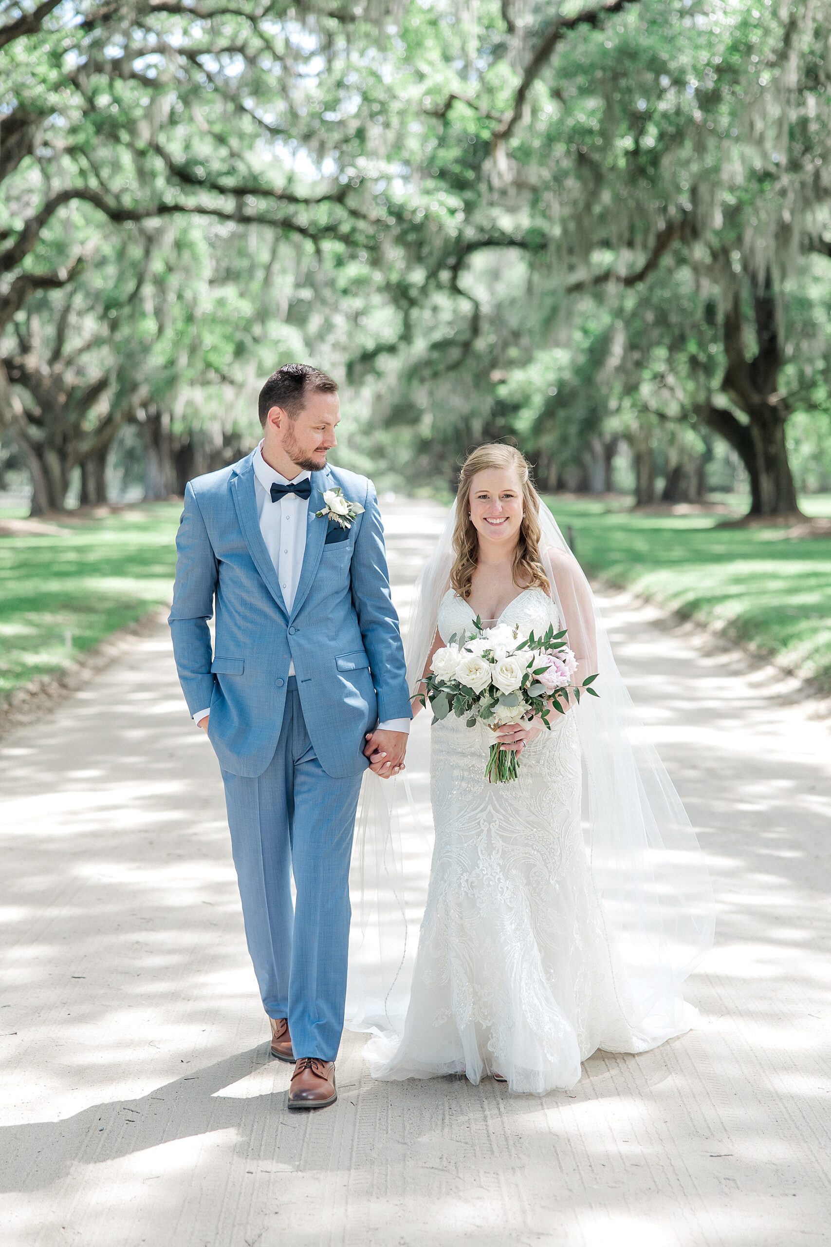 newlywed photos at Boone Hall in Charleston