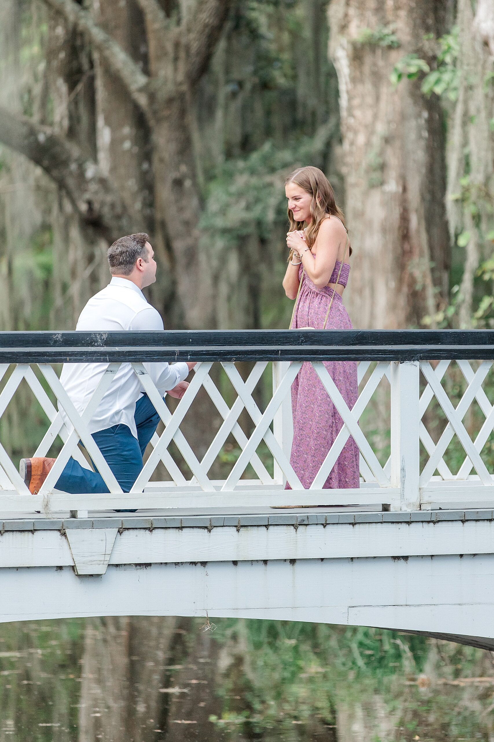 man proposes to girlfriend
