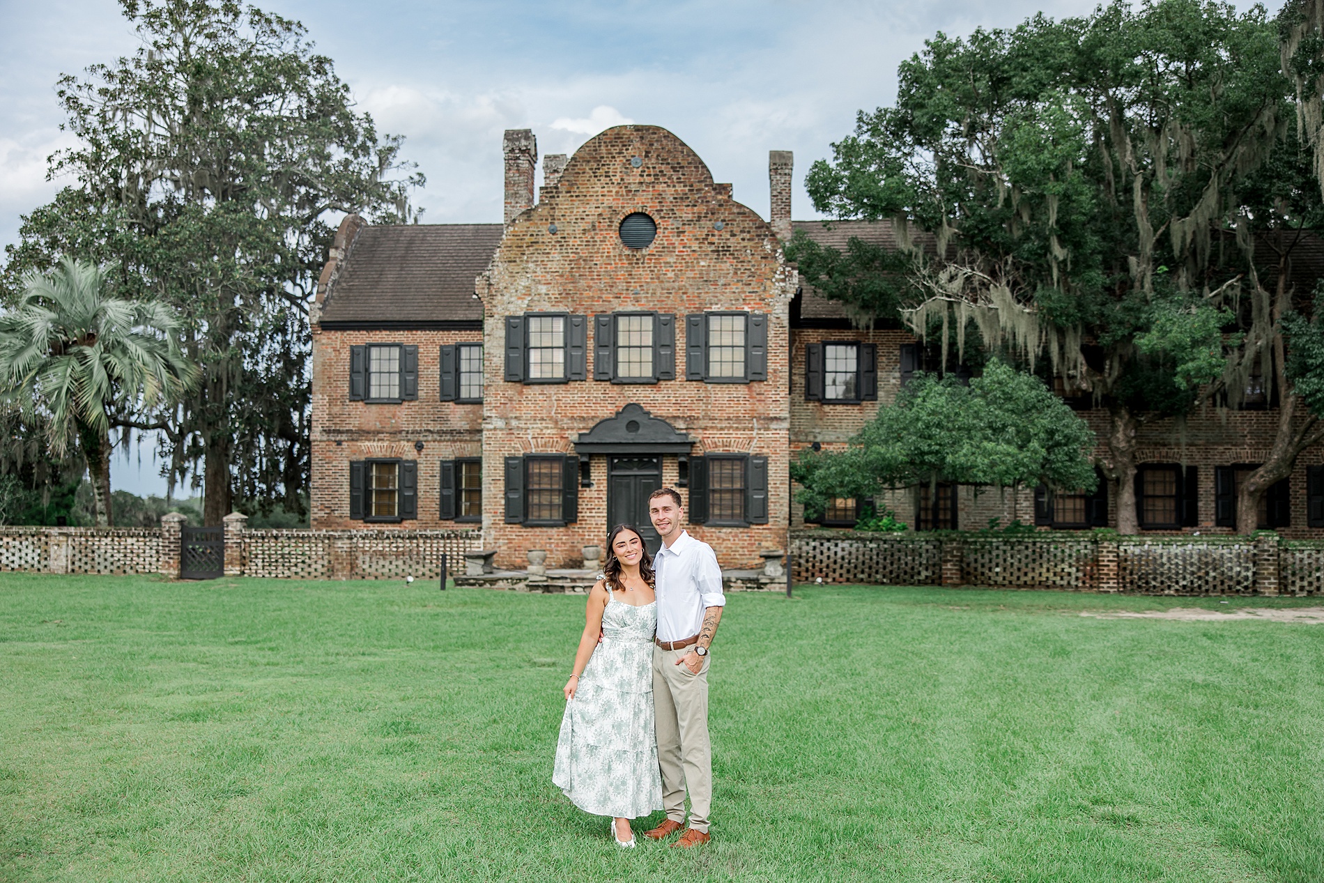timeless Charleston couple portraits